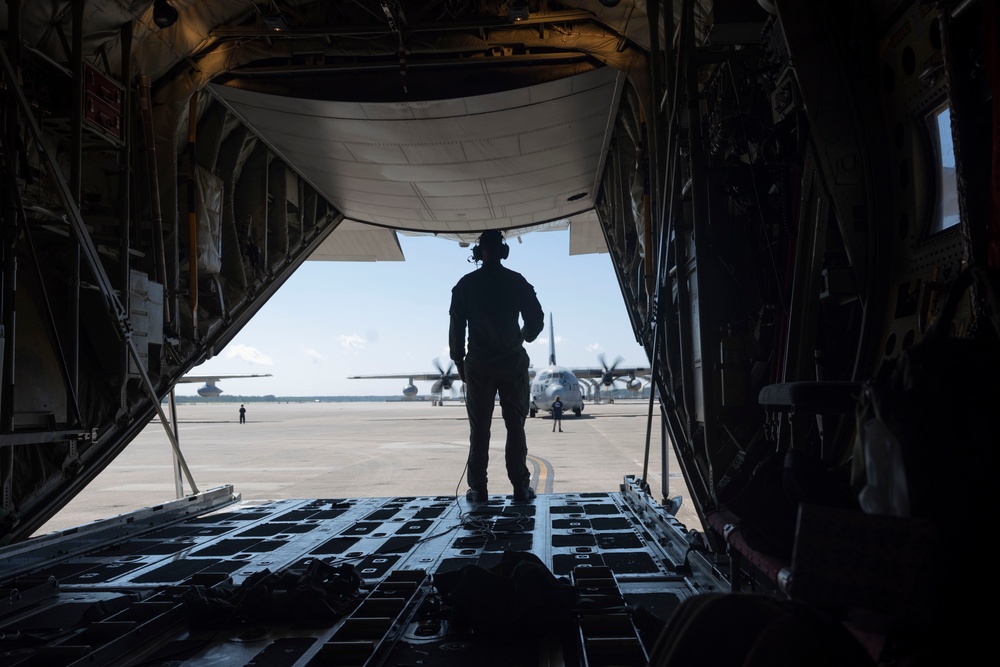VMGR-252 conducts surge operations