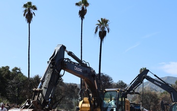Debris removal in the Pacific Palisades