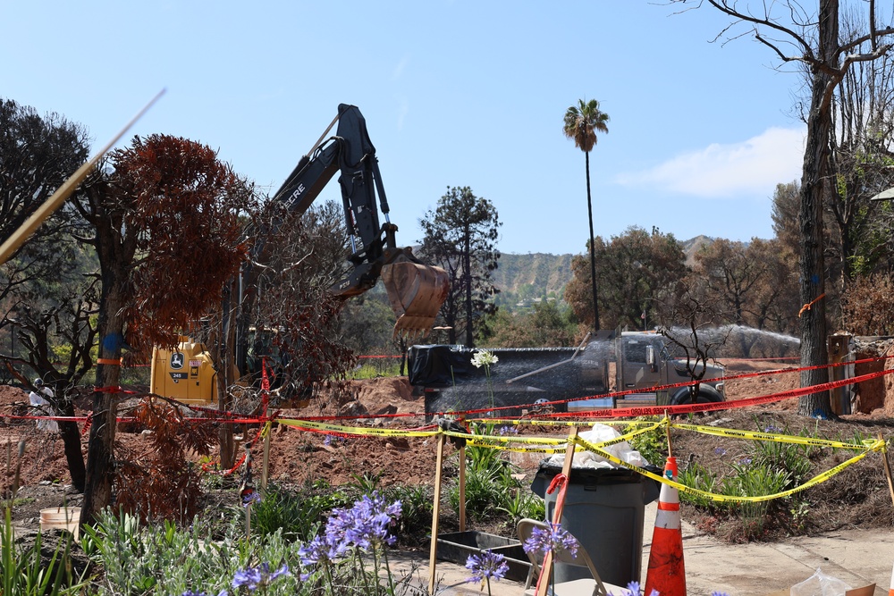 Debris removal in the Pacific Palisades