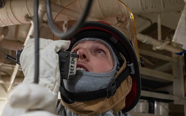 USS America (LHA 6) Conducts Damage Control Training