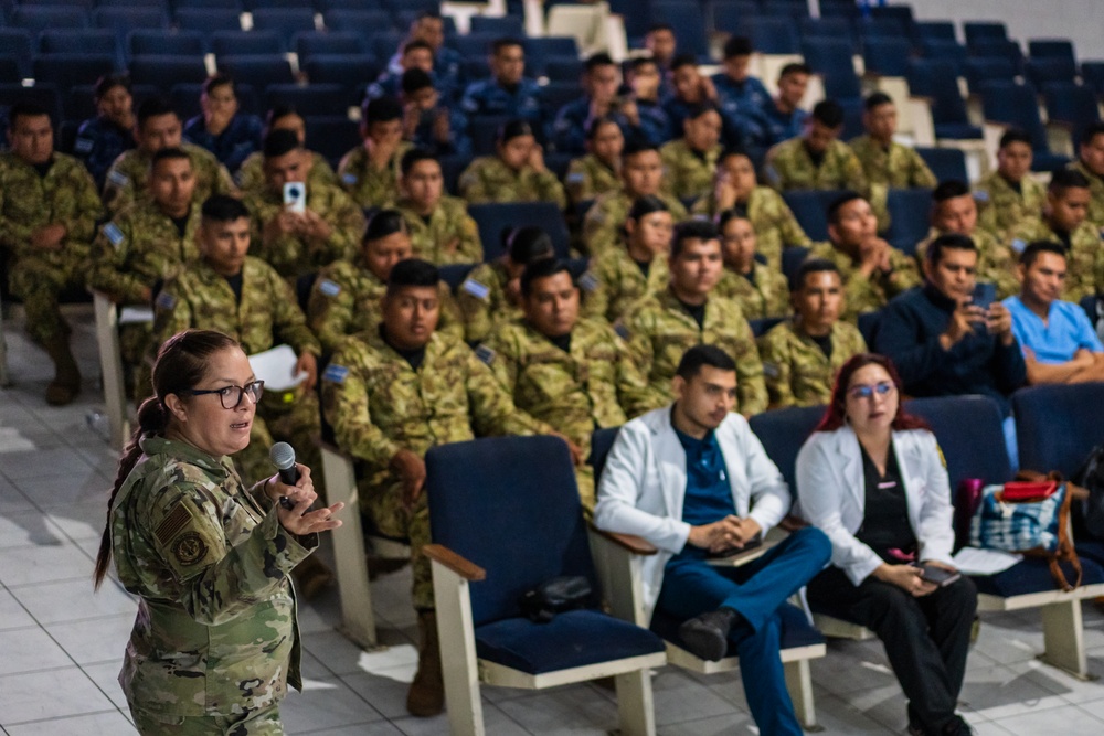 AMISTAD 2025: 944 ASTS conducts TCCC training in El Salvador