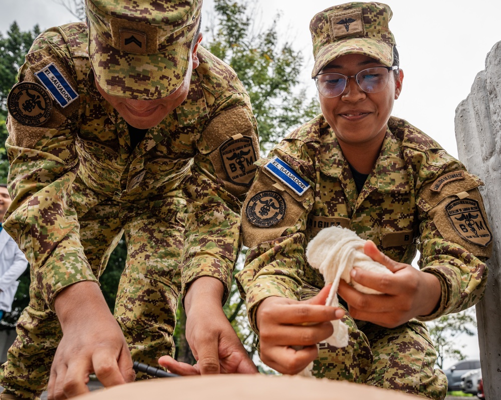 AMISTAD 2025: 944 ASTS conducts TCCC training in El Salvador