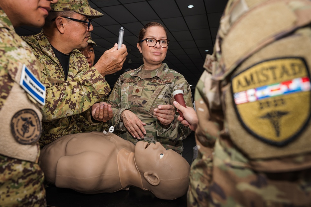 AMISTAD 2025: 944 ASTS conducts TCCC training in El Salvador