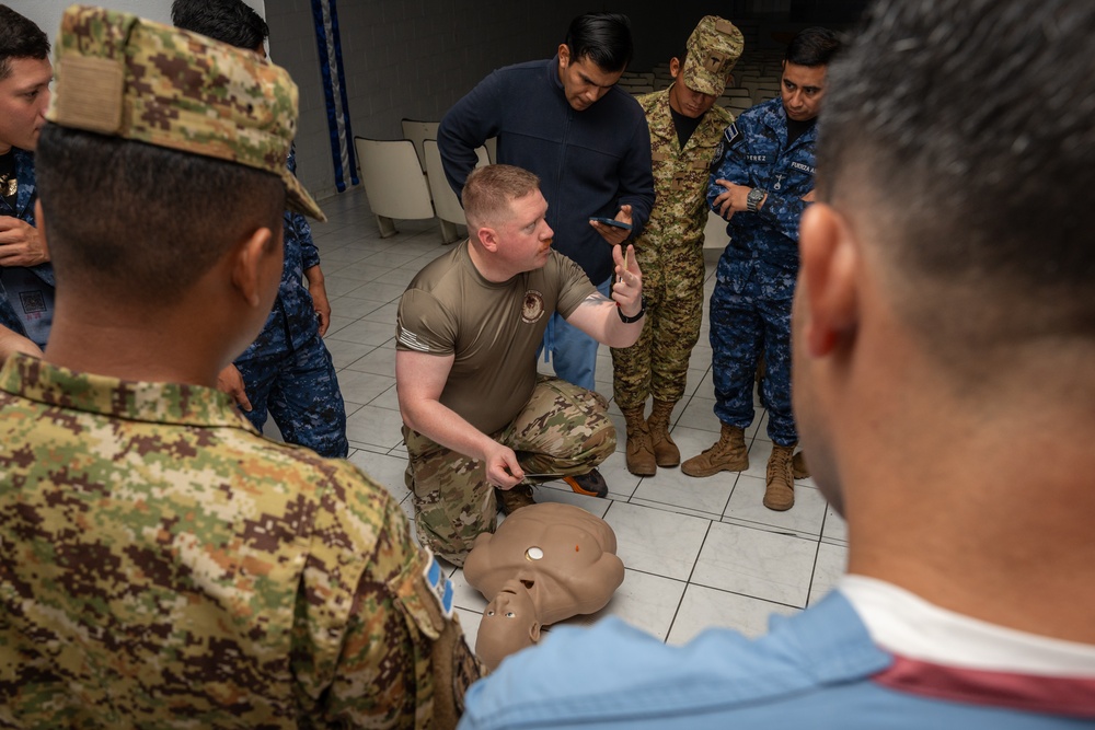 AMISTAD 2025: 944 ASTS conducts TCCC training in El Salvador