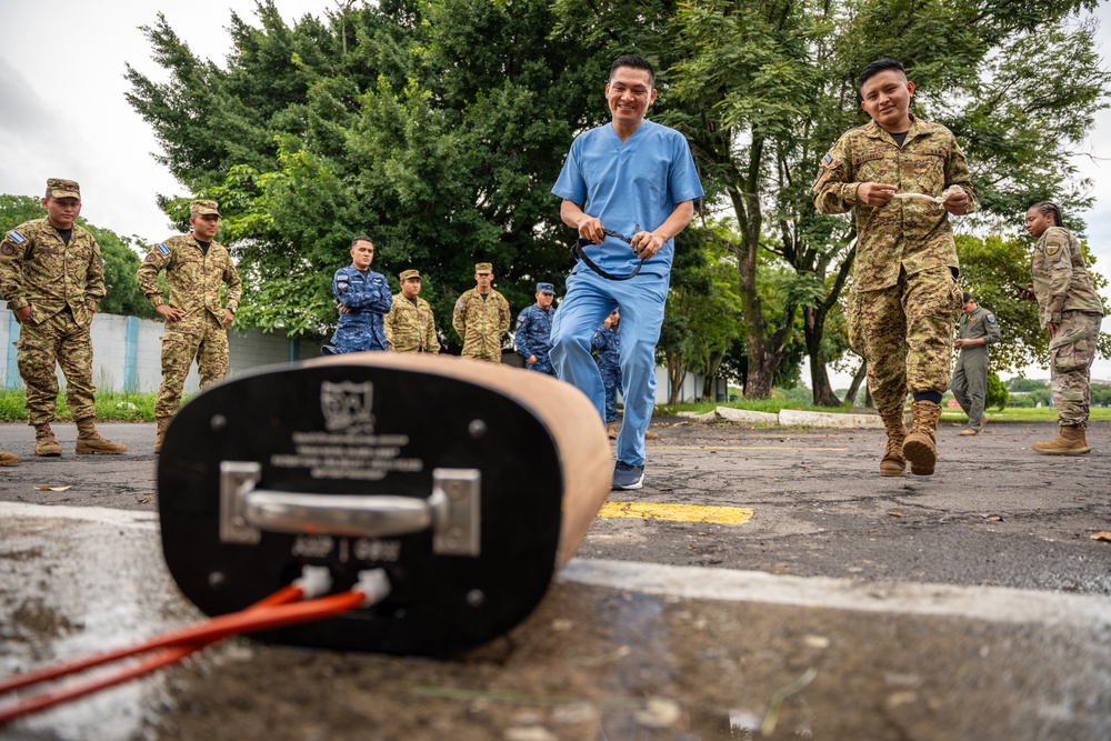 AMISTAD 2025: 944 ASTS conducts TCCC training in El Salvador