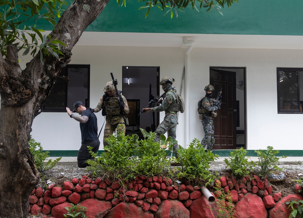 Balikatan 25: NSW, Australian Commandos, Philippines SOF conduct over-the-beach joint multilateral raid