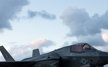 31st MEU | F-35B Lightning II day/night flight operations