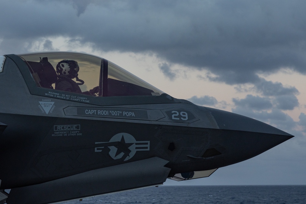 31st MEU | F-35B Lightning II day/night flight operations
