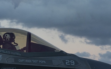 31st MEU | F-35B Lightning II day/night flight operations
