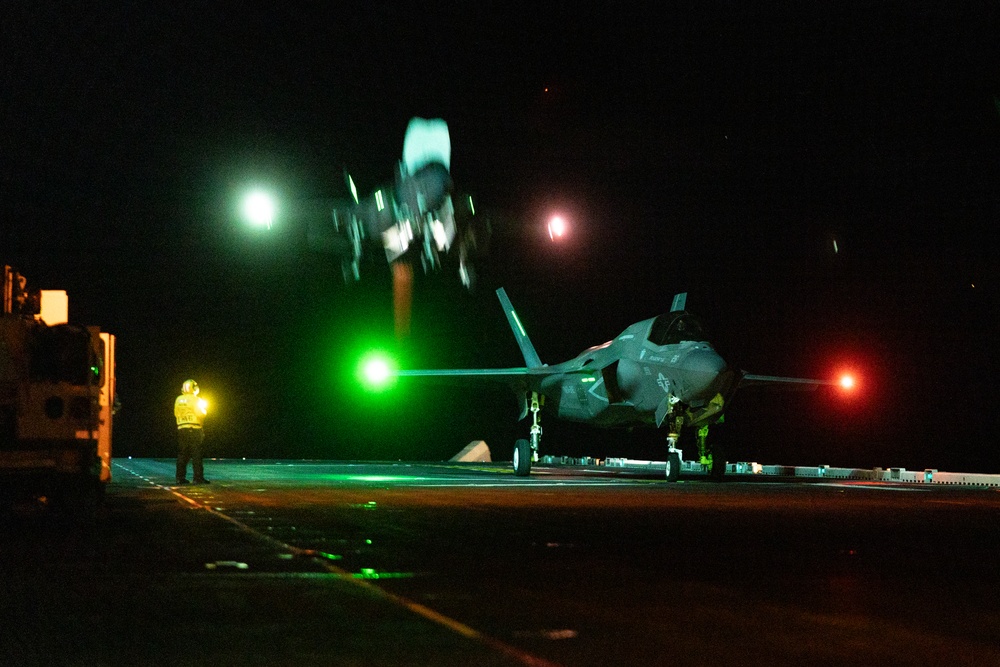 31st MEU | F-35B Lightning II day/night flight operations