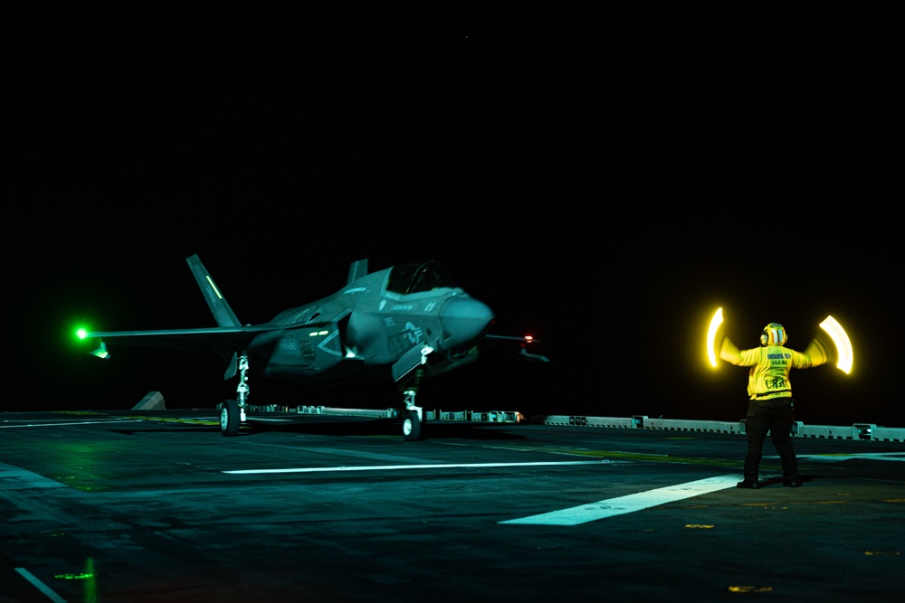 31st MEU | F-35B Lightning II day/night flight operations