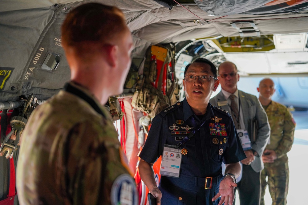 Filipino Air Force delegation Visits CH-47F Chinook helicopter at the Paris Airshow 2025