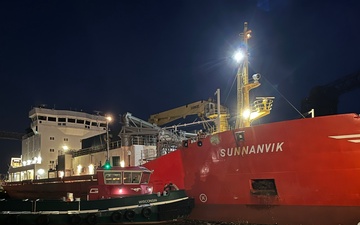 Coast Guard responds to motor vessel aground on Cuyahoga River in Cleveland