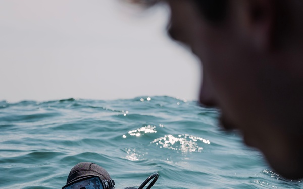 U.S. Navy EOD Removes Ordnance from WWII Shipwreck in Latvia