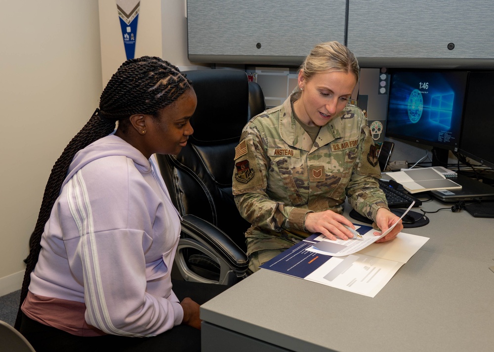 Recruiter for the Maryland Air Guard receives Master Sgt. Salvador Torres Award