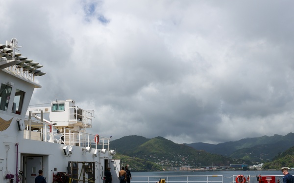 USNS Comfort Departs Grenada