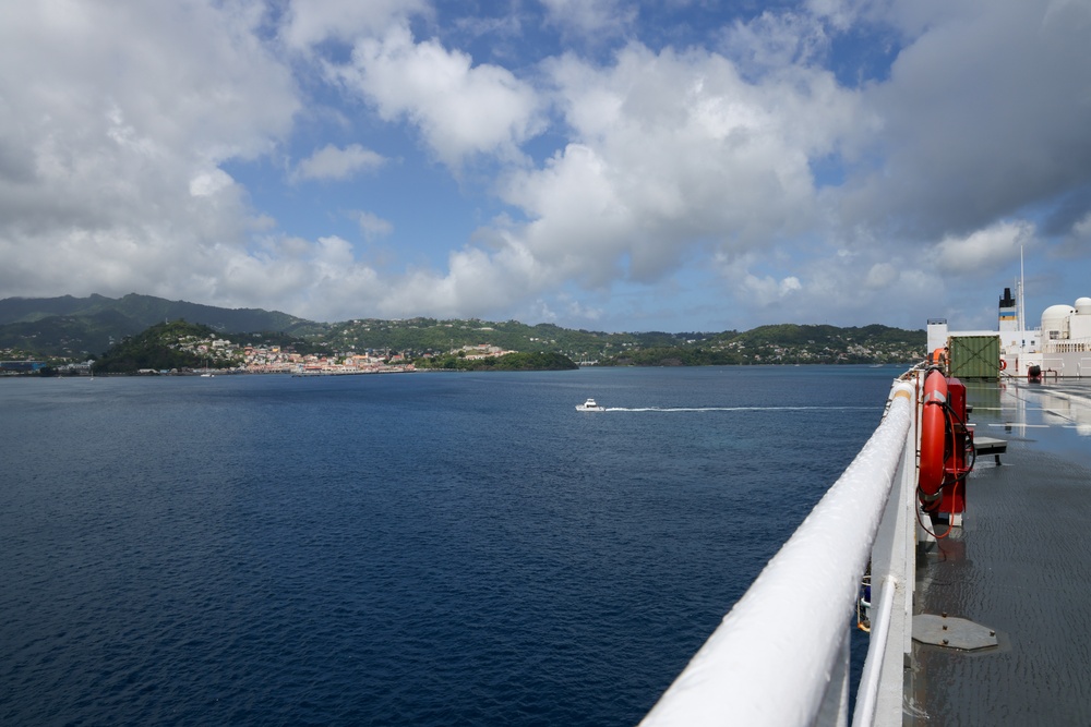 USNS Comfort Departs Grenada
