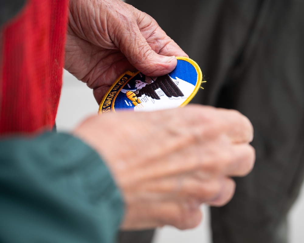 93-year-old retired veteran pilot revisits the B-52
