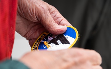 93-year-old retired veteran pilot revisits the B-52