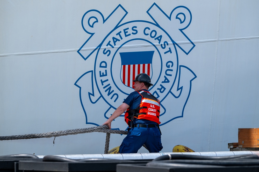 Coast Guard Cutter Healy departs Seattle to conduct Arctic operations