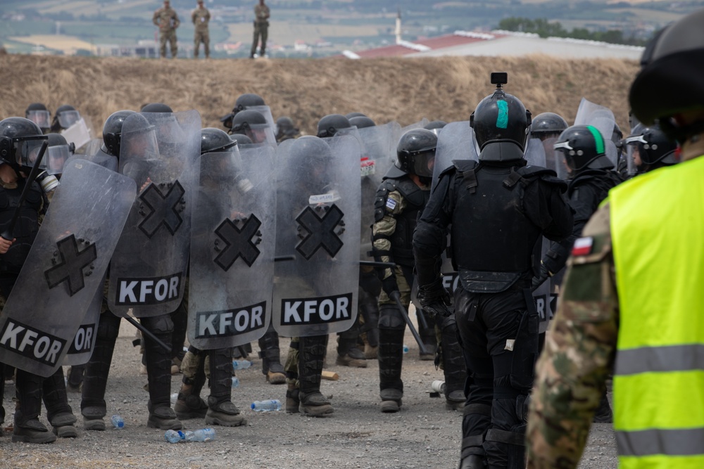 Camp Novo Selo hosts a Crowd Riot Control training event