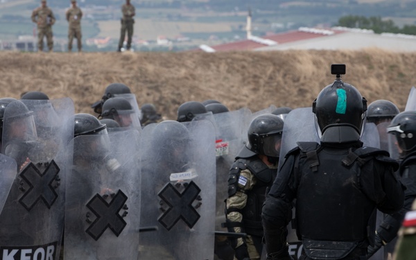 Camp Novo Selo hosts a Crowd Riot Control training event