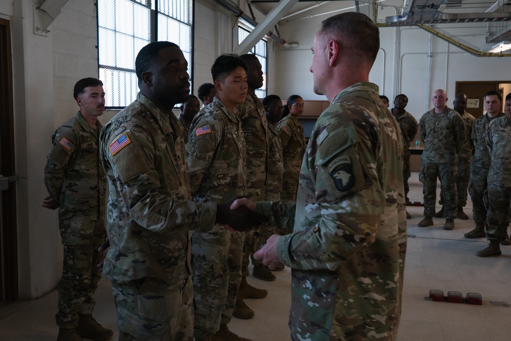 101st Airborne Division leadership visits units supporting southern border mission