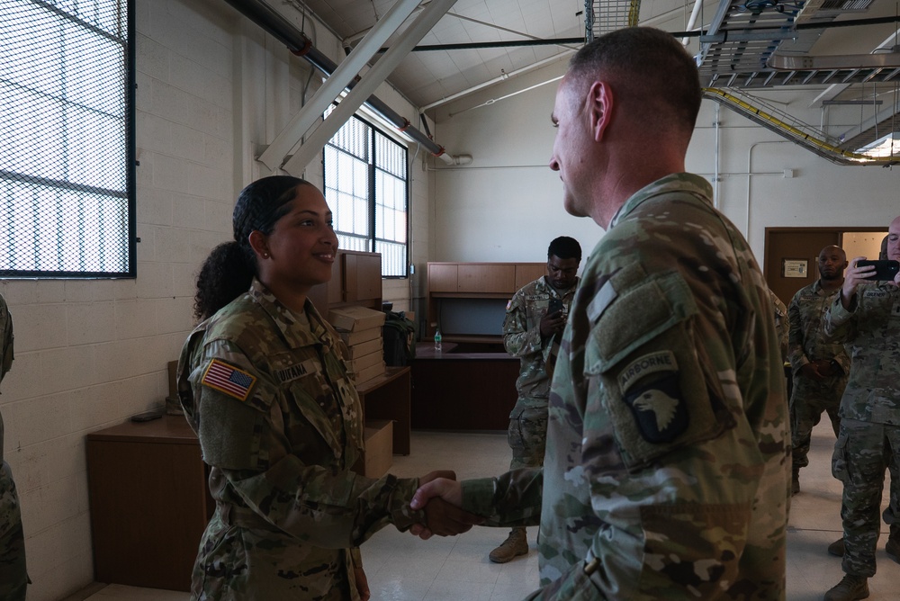 101st Airborne Division leadership visits units supporting southern border mission