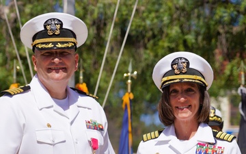 Naval Health Research Center Holds Change of Command Ceremony