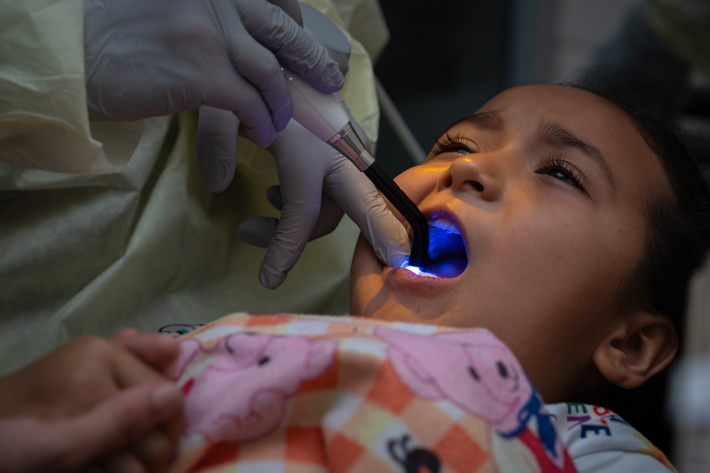 AMISTAD 2025: Canadian Armed Forces personnel provide dental services in El Salvador