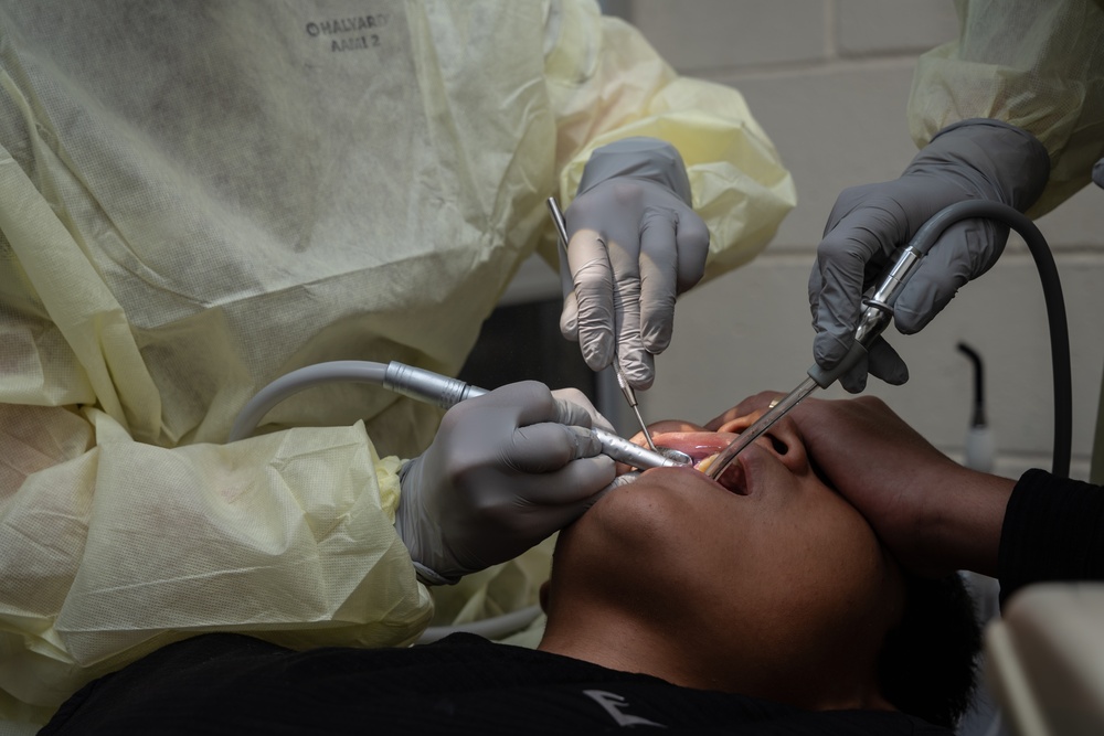 AMISTAD 2025: Canadian Armed Forces personnel provide dental services in El Salvador