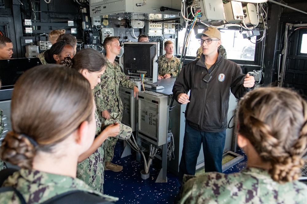 Midshipmen tour USS Chosin