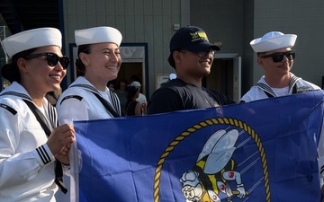 Anchorage Teen Steps into Service: Future Seabee Receives Warm Welcome from Hometown Heroes