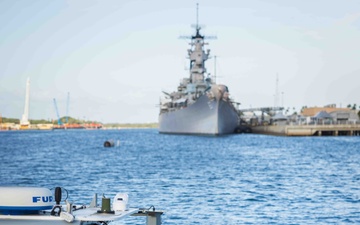 MDSU-1 performs measurement dive on USS Arizona