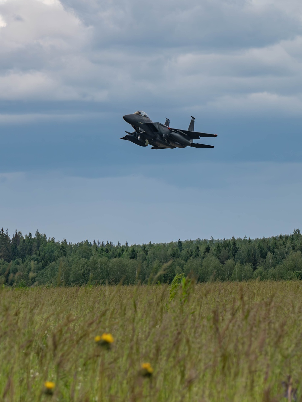 Sortie showdown: U.S., French and Finnish jets take the skies for Atlantic Trident 25