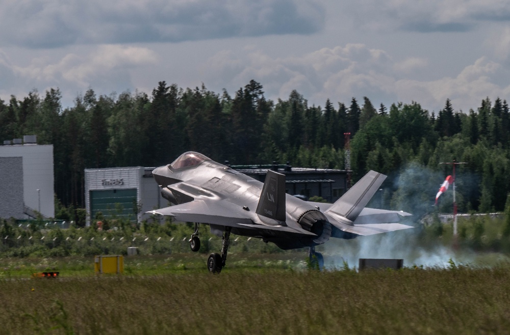 Sortie showdown: U.S., French and Finnish jets take the skies for Atlantic Trident 25