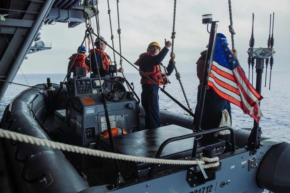 George Washington Conducts Small Boat Operations