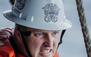 George Washington Conducts Small Boat Operations