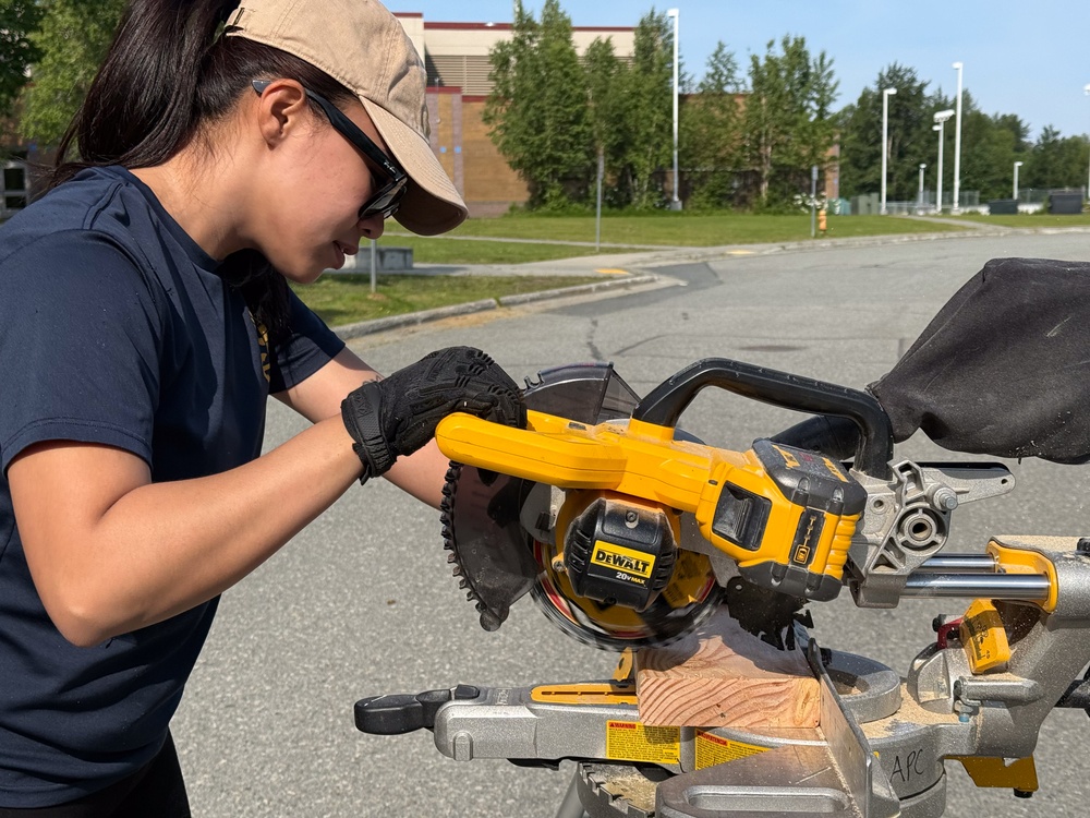 Seabees help Build Beds and Deliver Dreams in Anchorage