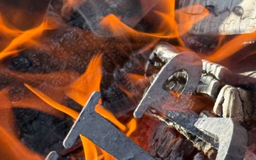 Seabees help Build Beds and Deliver Dreams in Anchorage