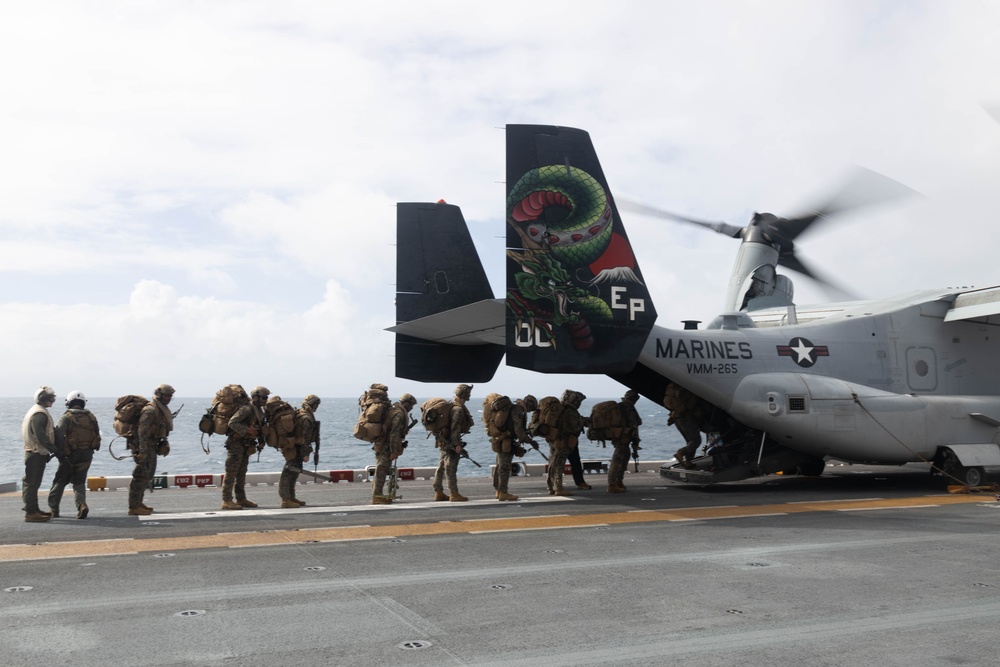 31st MEU | VMM 265 (Rein.) conducts flight operations