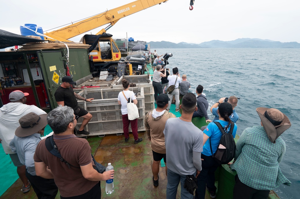 Members of ORNG visits 25-3VN Recovery Site