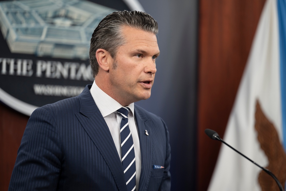 SD, CJCS Conduct Pentagon Press Briefing