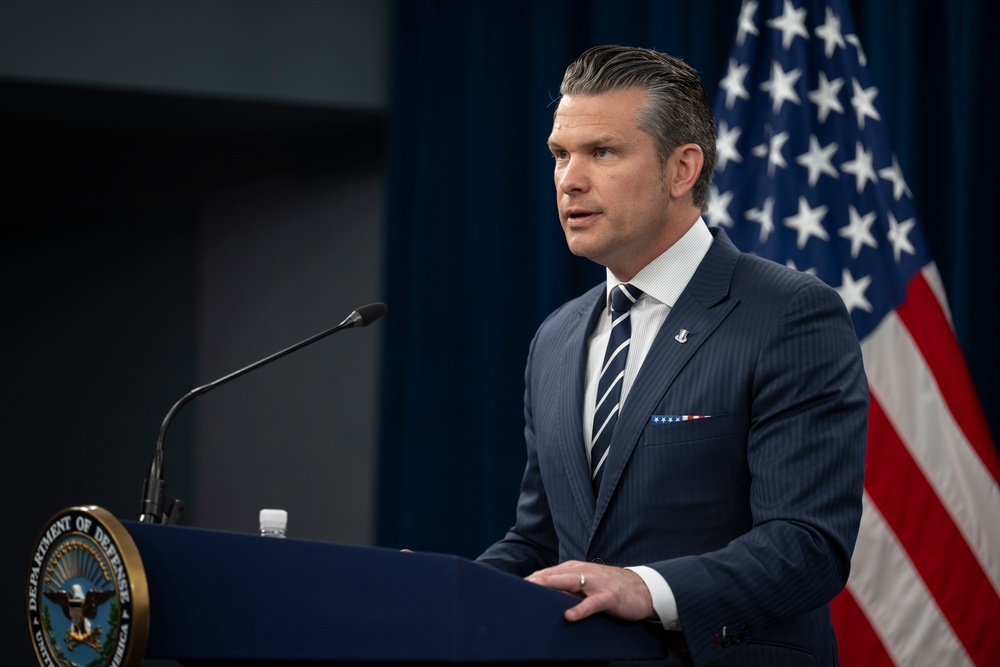 SD, CJCS Conduct Pentagon Press Briefing