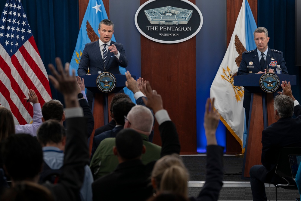 SD, CJCS Conduct Pentagon Press Briefing