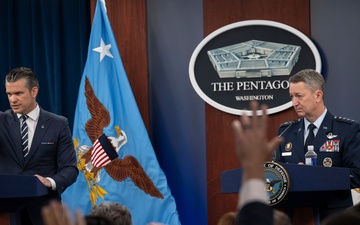 SD, CJCS Conduct Pentagon Press Briefing