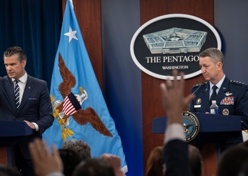 SD, CJCS Conduct Pentagon Press Briefing