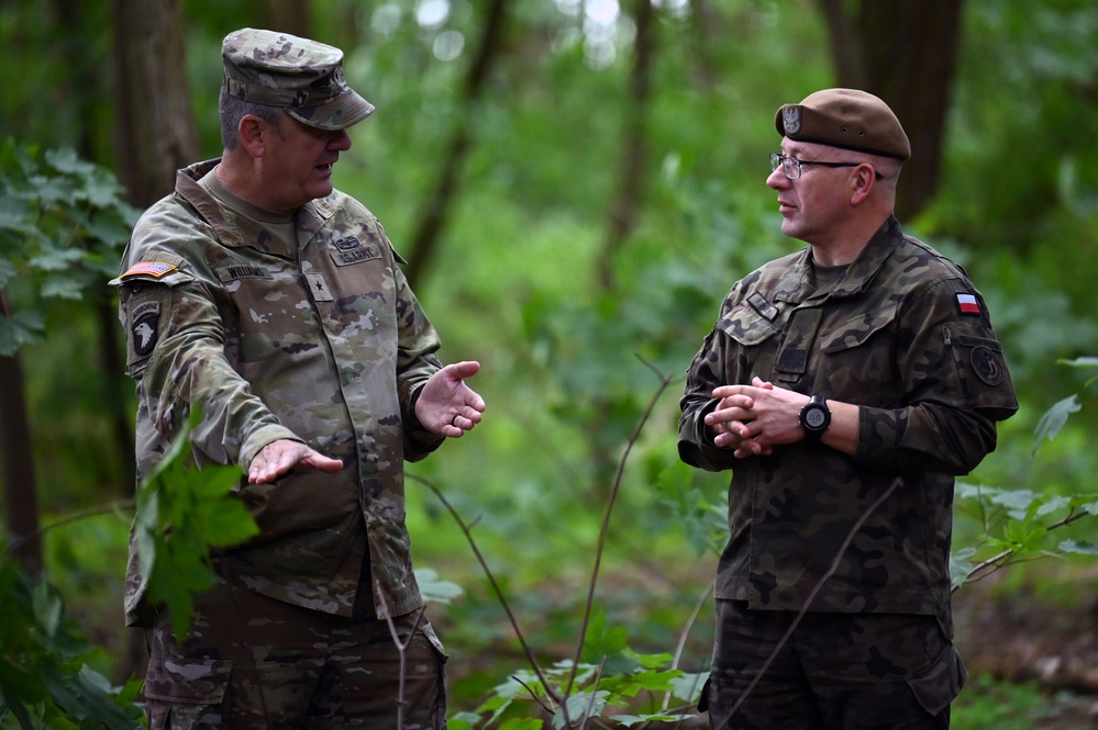 Illinois Army National Guard trains with Polish Territorial Defence Force