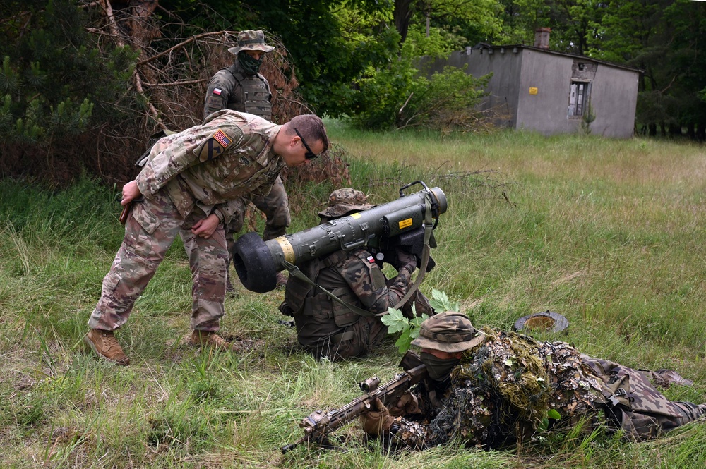 Illinois Army National Guard trains with Polish Territorial Defence Force