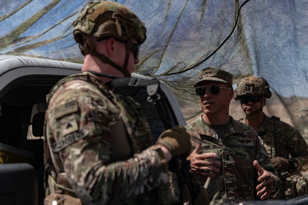 10th Mountain Division leadership visits U.S. Soldiers at the southern border